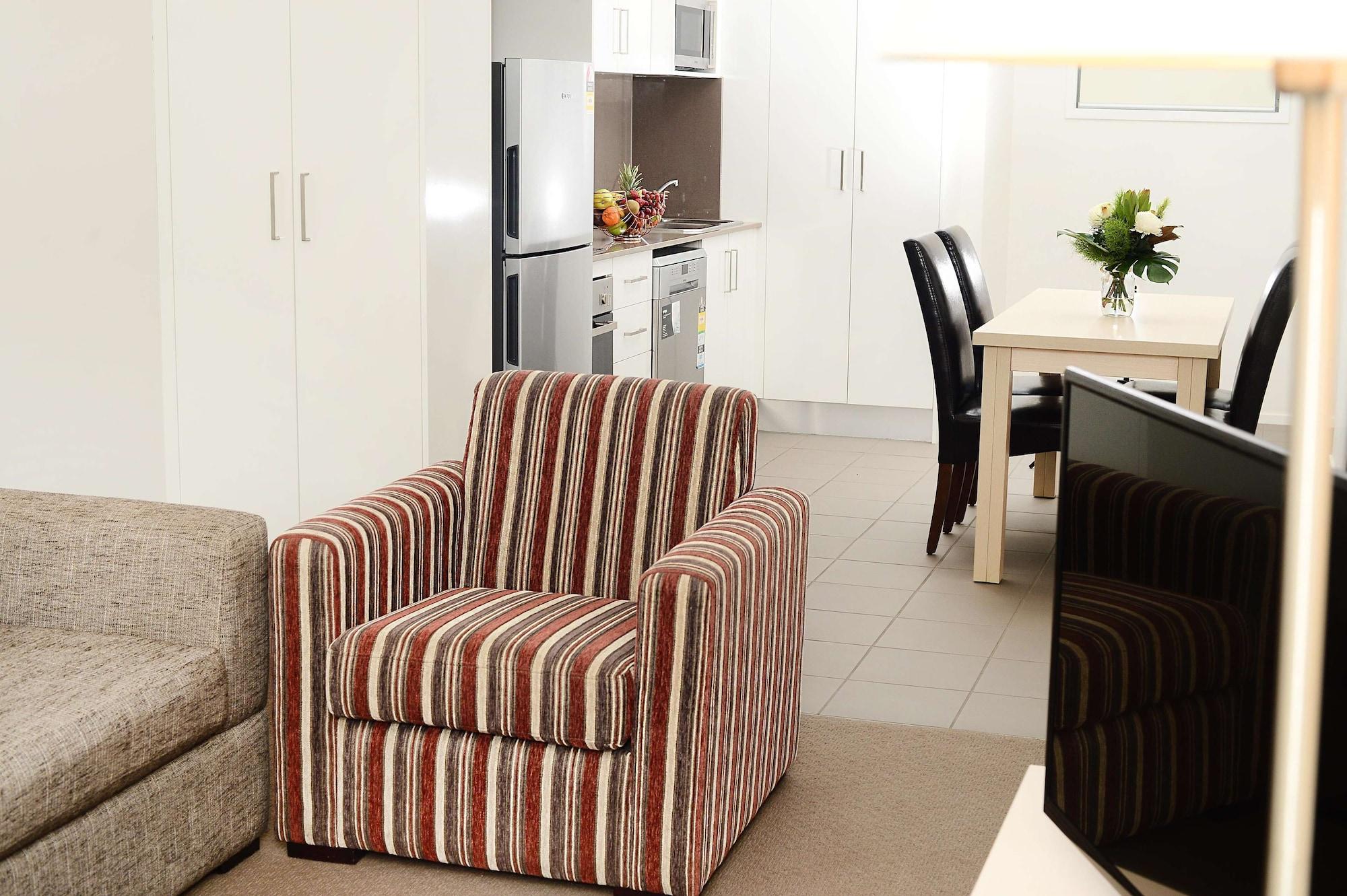 Oaks Moranbah Suites Exterior photo
