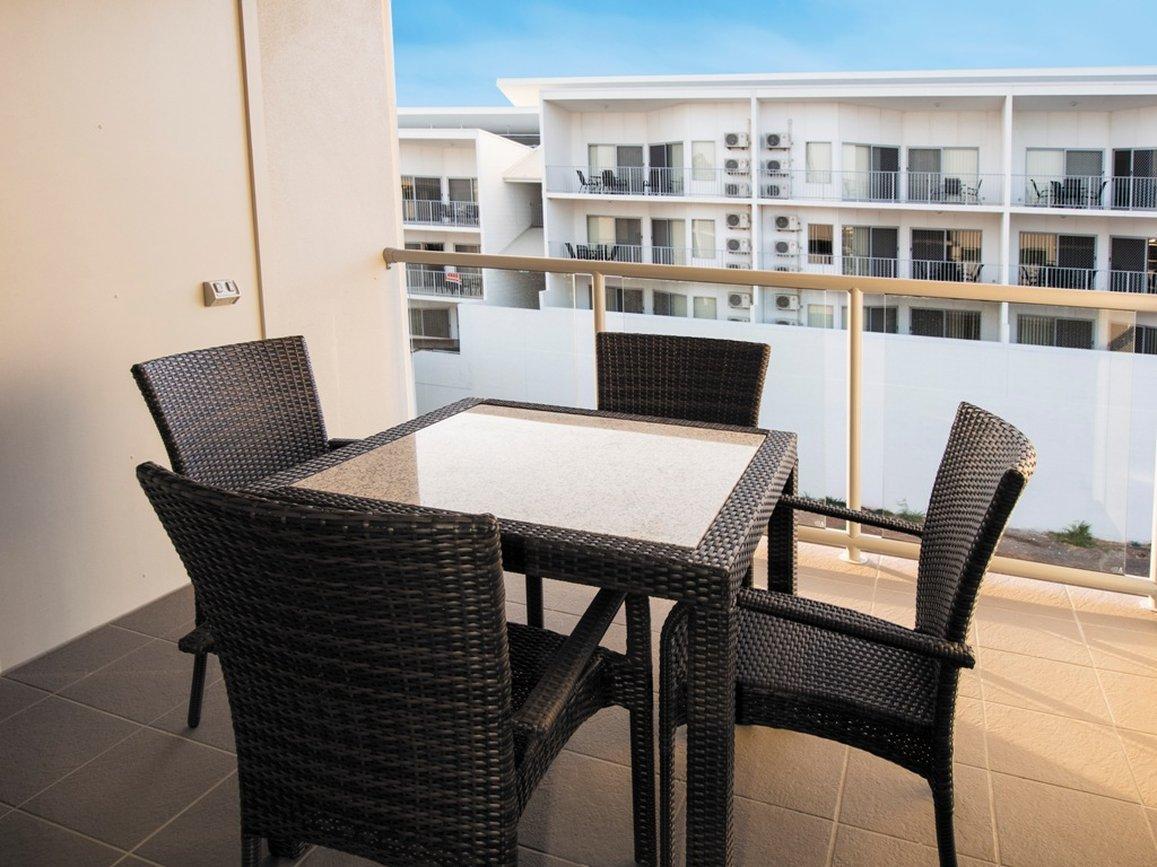 Oaks Moranbah Suites Exterior photo